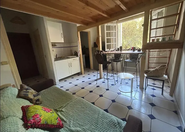 4 Personnes Copropriété Pas Frais De Ménage Hyères